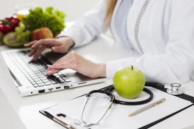 Jak bezpiecznie obniżyć cholesterol podczas leczenia Izotekiem – porady i dieta Jak bezpiecznie obniżyć cholesterol podczas leczenia Izotekiem – porady i dieta